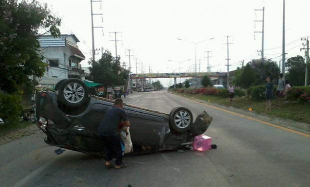 Three men were killed and six others injured when a car rammed into a group of cyclists in Chiang Mai this morning. (Photos by Cheewin Sattha)