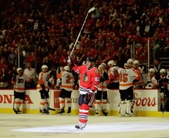 Hossa brings up 500th in Blackhawks win